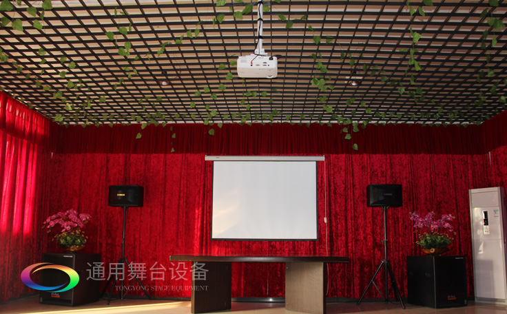 提升舞臺演出效果！舞臺幕布顏色搭配常用色——紅、黃、墨綠三原色