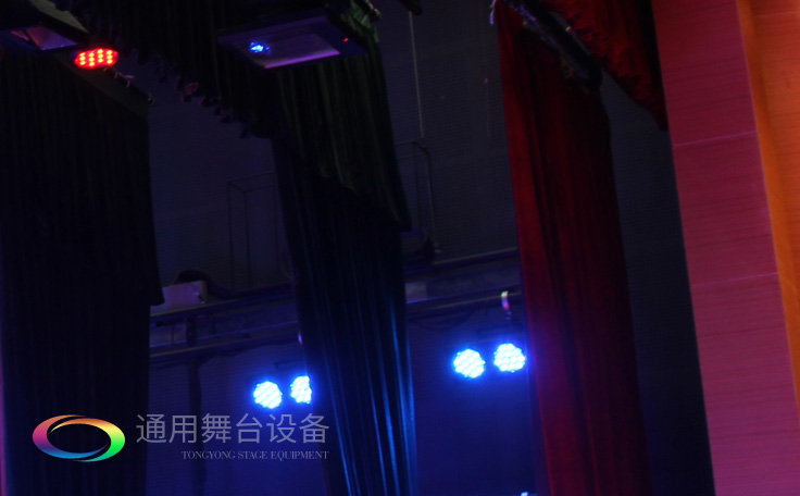 舞臺幕布定制廠家！買幕布選擇通用舞臺幕布，只為您提供更好的舞臺幕布！