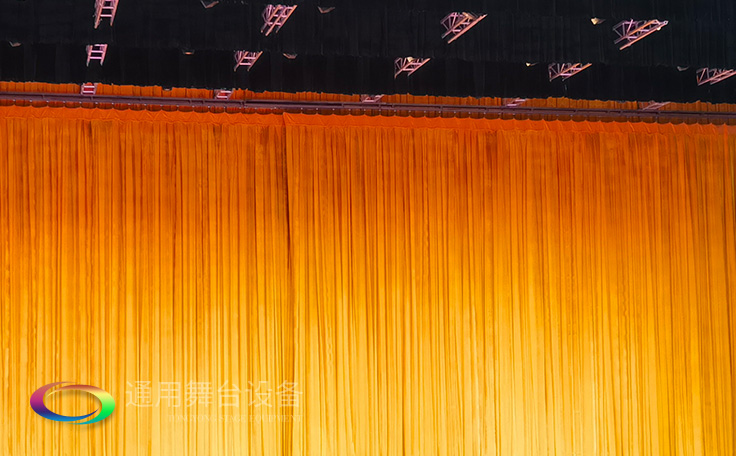 通用舞臺阻燃幕布承接禪城融媒體中心報告廳舞臺建設(shè) 促進佛山區(qū)級融媒體建設(shè)再邁大步