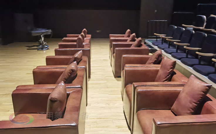 夯實城市文化產(chǎn)業(yè)基礎(chǔ)，提升城市文化內(nèi)涵！泰州通用舞臺阻燃幕布承接羊城南湖劇院項目順利完工！