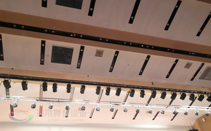 南京某國(guó)企禮堂舞臺(tái)系統(tǒng)分項(xiàng)工程通過(guò)質(zhì)量驗(yàn)收 涉及舞臺(tái)吊桿、舞臺(tái)燈光等項(xiàng)目 現(xiàn)已投入使用