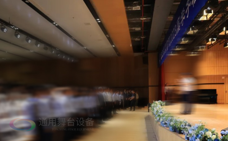 助力漢開書院文化活動(dòng)高效呈現(xiàn)，彰顯企業(yè)教育場(chǎng)景服務(wù)實(shí)力！南京漢開書院舞臺(tái)阻燃幕布、大幕對(duì)開項(xiàng)目