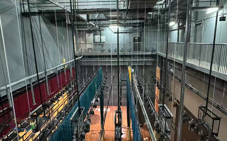 戴南文化藝術(shù)中心舞臺(tái)機(jī)械 舞臺(tái)吊桿 舞臺(tái)阻燃幕布項(xiàng)目 助力本地文化演出升級(jí)，為觀眾帶來(lái)更優(yōu)質(zhì)的視聽(tīng)體驗(yàn)！