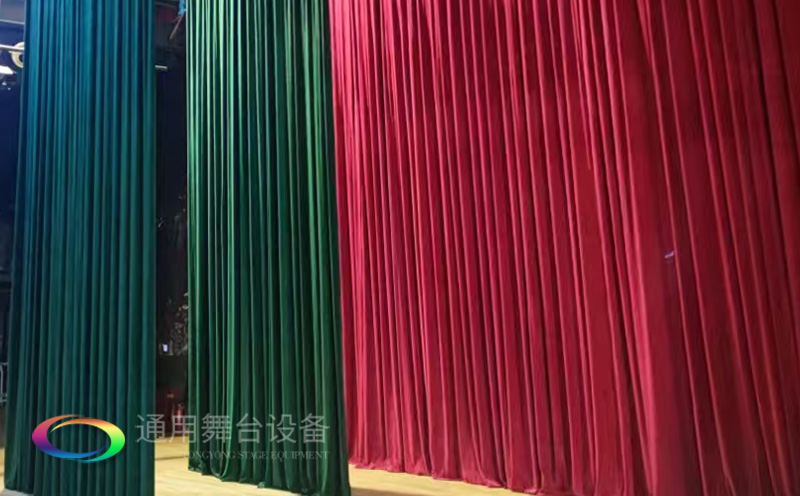 助力教育領(lǐng)域舞臺(tái)建設(shè)，推動(dòng)校園文化發(fā)展！星海中學(xué)報(bào)告廳舞臺(tái)阻燃幕布建設(shè)項(xiàng)目